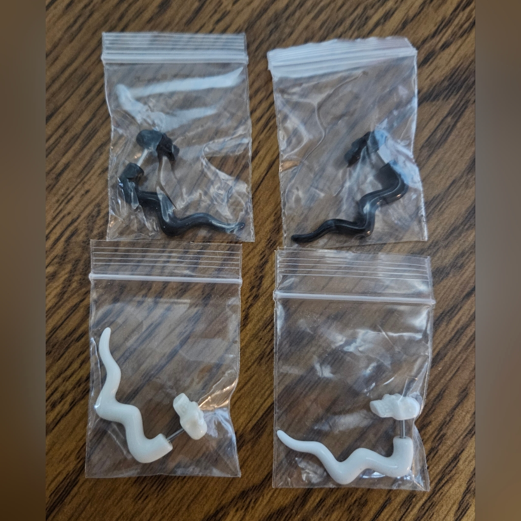 New Skull Gauge Earrings 8$